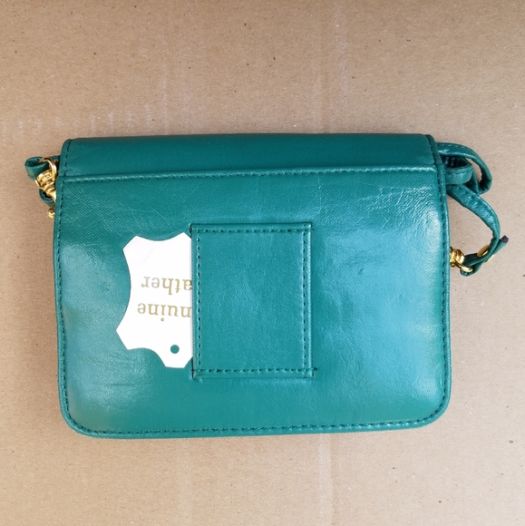 NWT  Leather Purse with Mirror and Inside Zipped Compartments, Key chain Holder - Picture 6 of 9